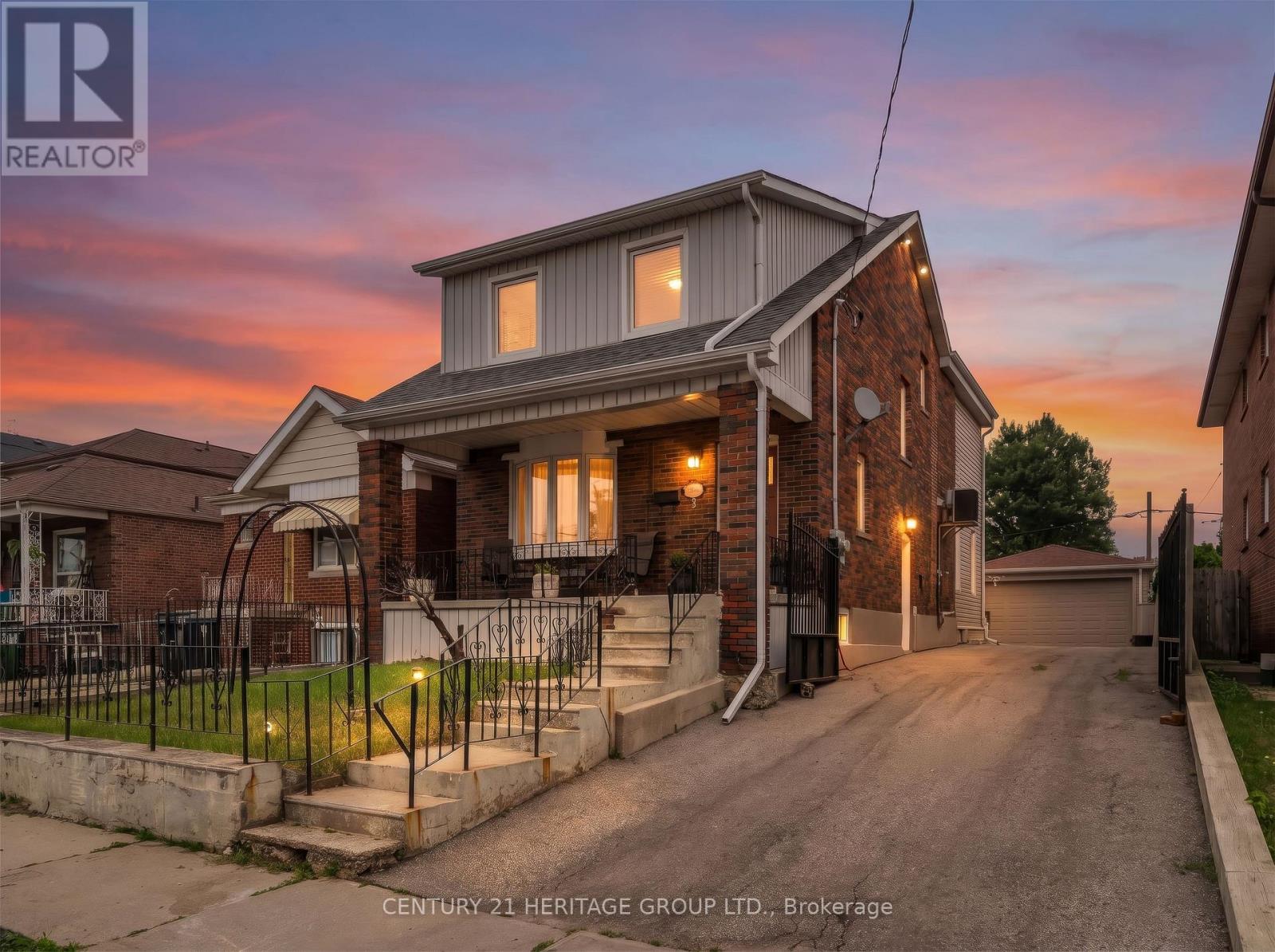33 SANDERSTEAD AVENUE - 3