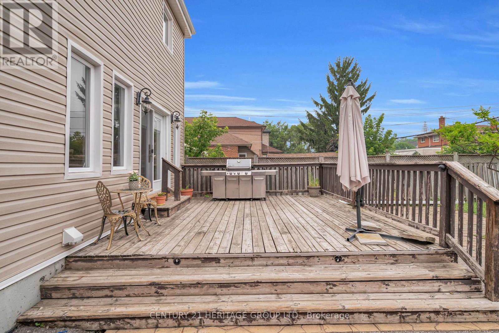 33 SANDERSTEAD AVENUE - 38