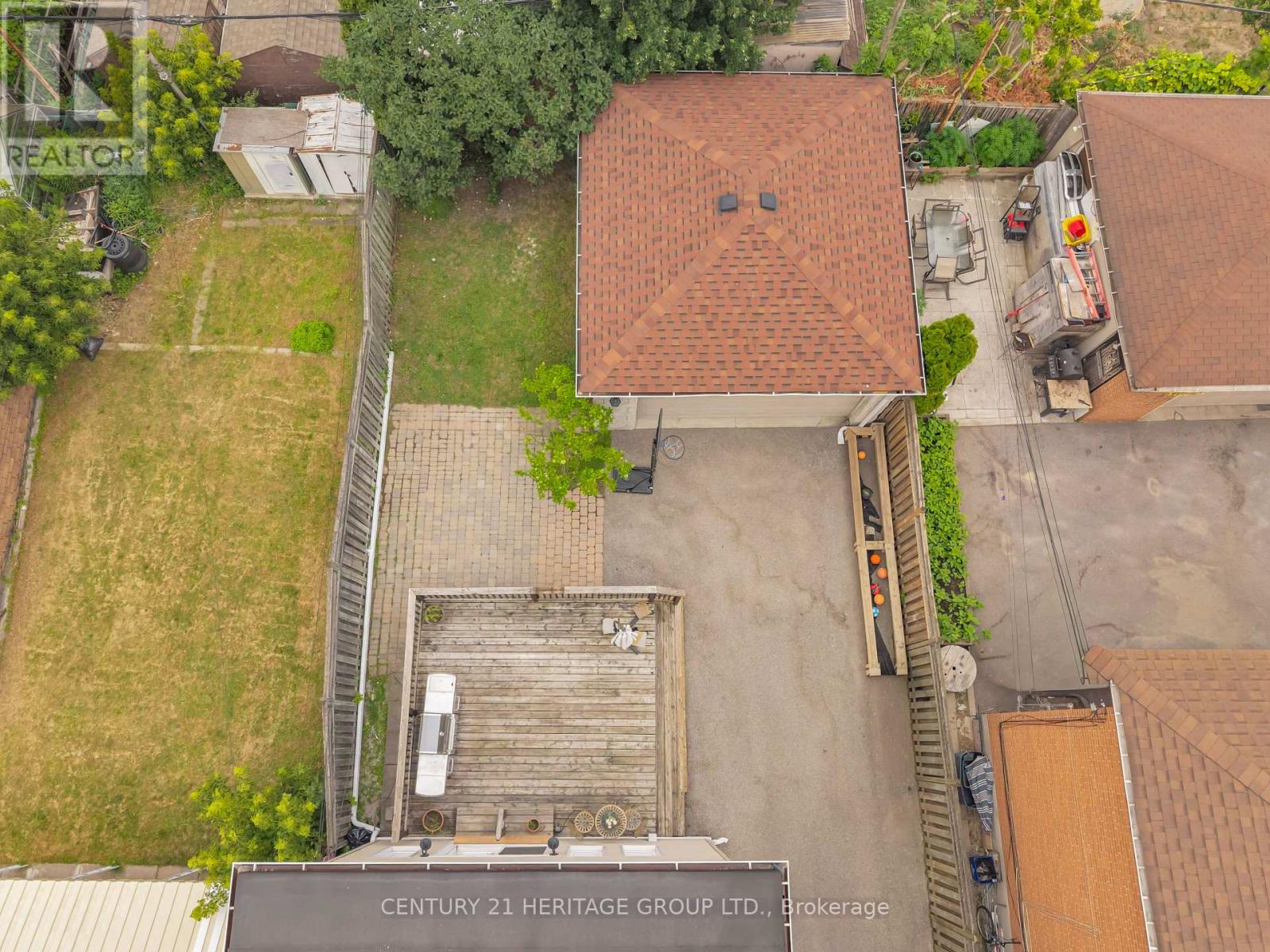 33 SANDERSTEAD AVENUE - 43