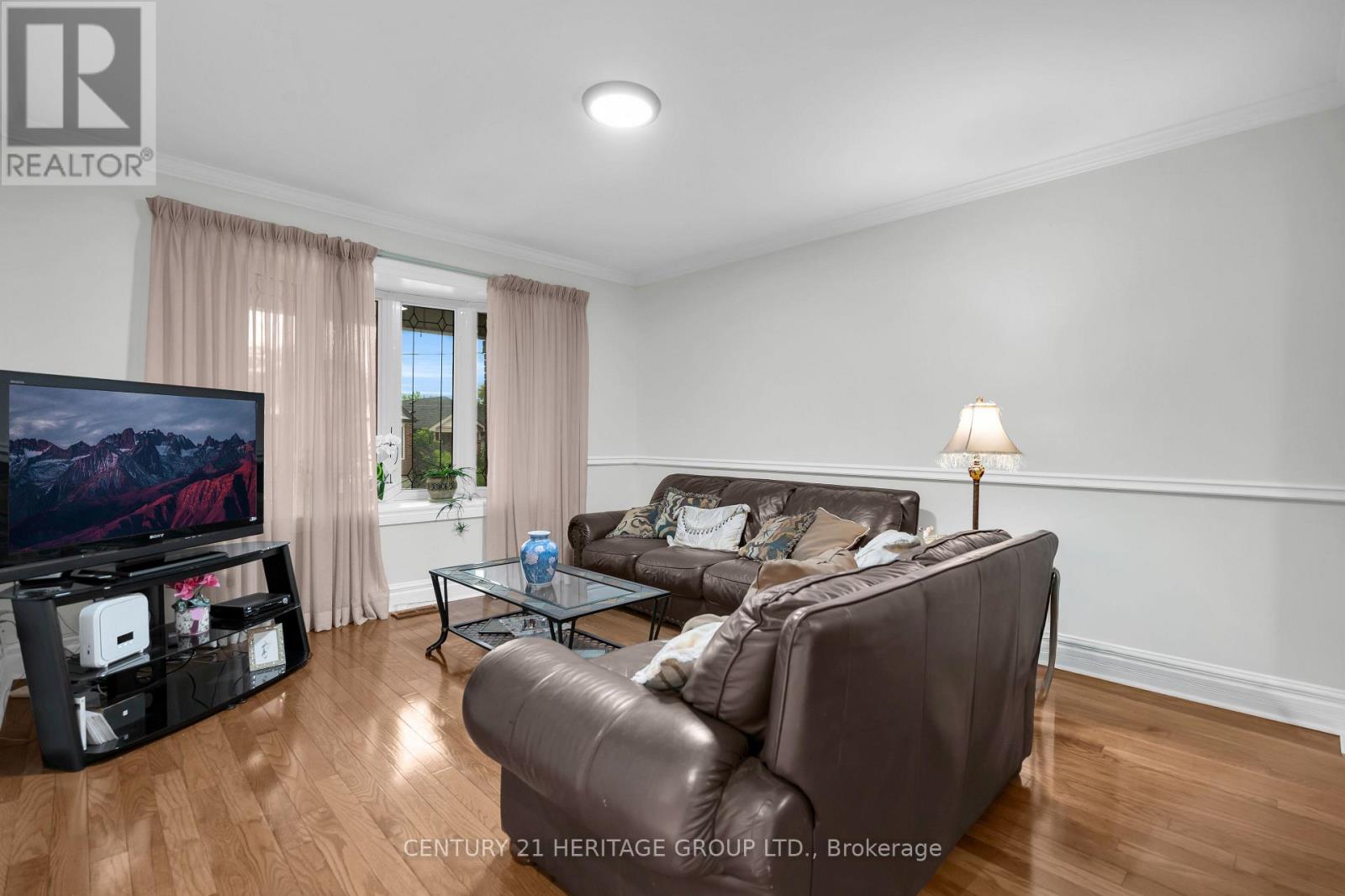 33 SANDERSTEAD AVENUE - 9