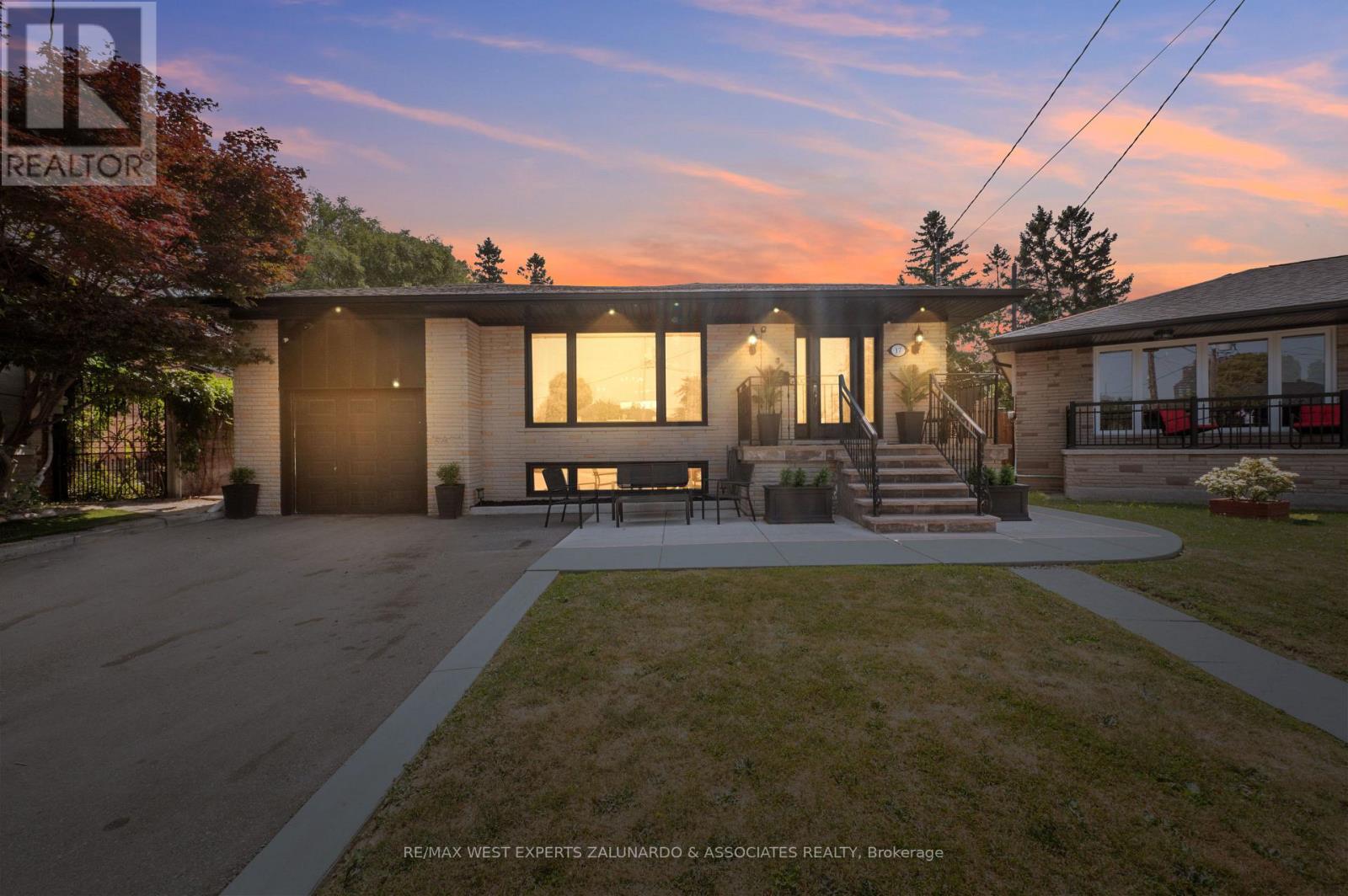 17 KRIEGER CRESCENT - 1