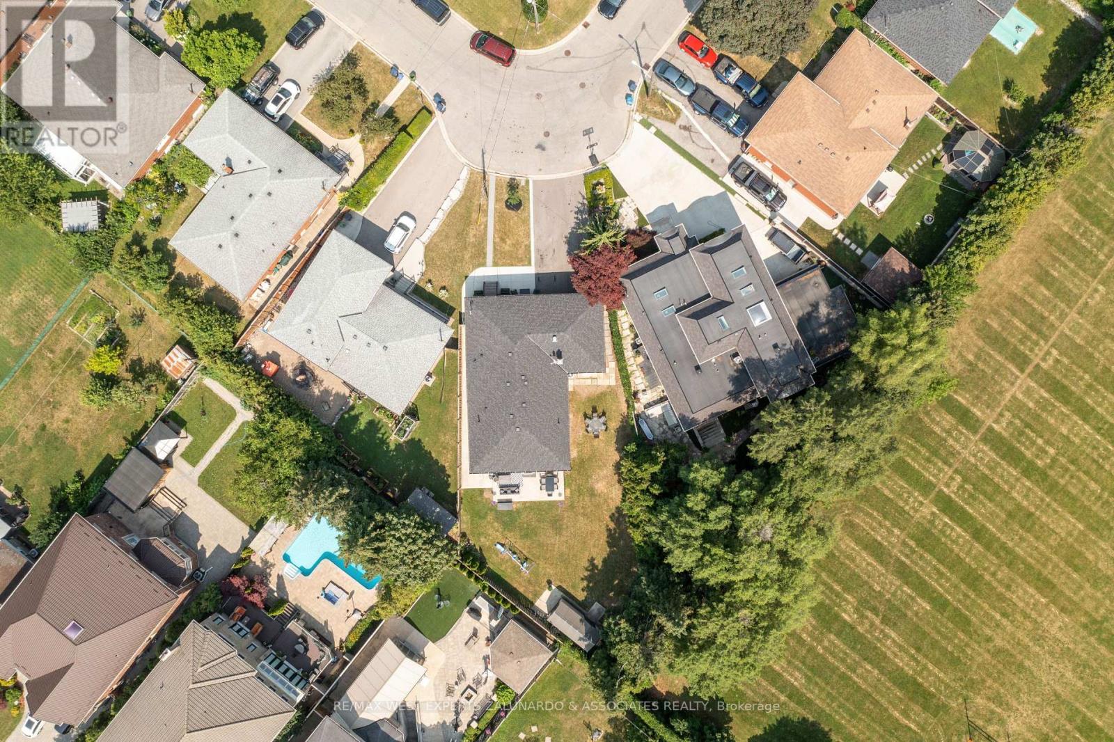 17 KRIEGER CRESCENT - 4