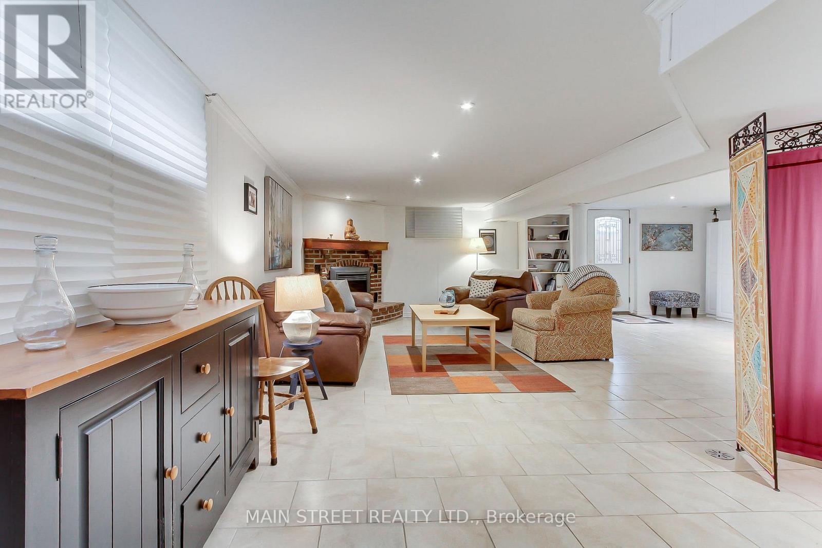 14 WESTHAMPTON DRIVE - 34