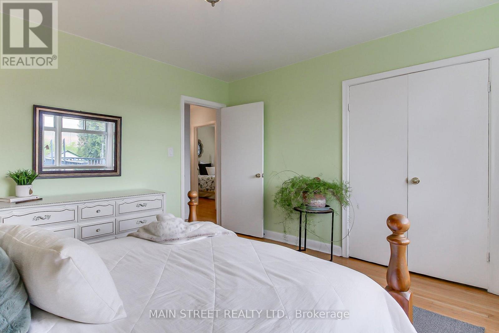14 WESTHAMPTON DRIVE - 20