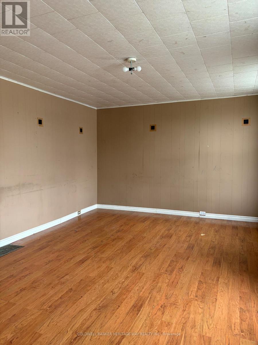 48 MAIN STREET W - Image 4