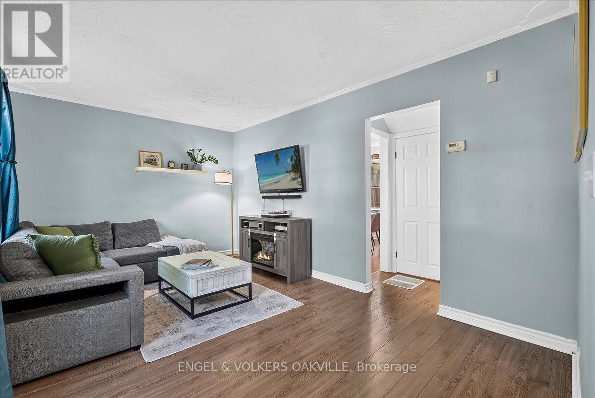108 LORNE CRESCENT - Image 4