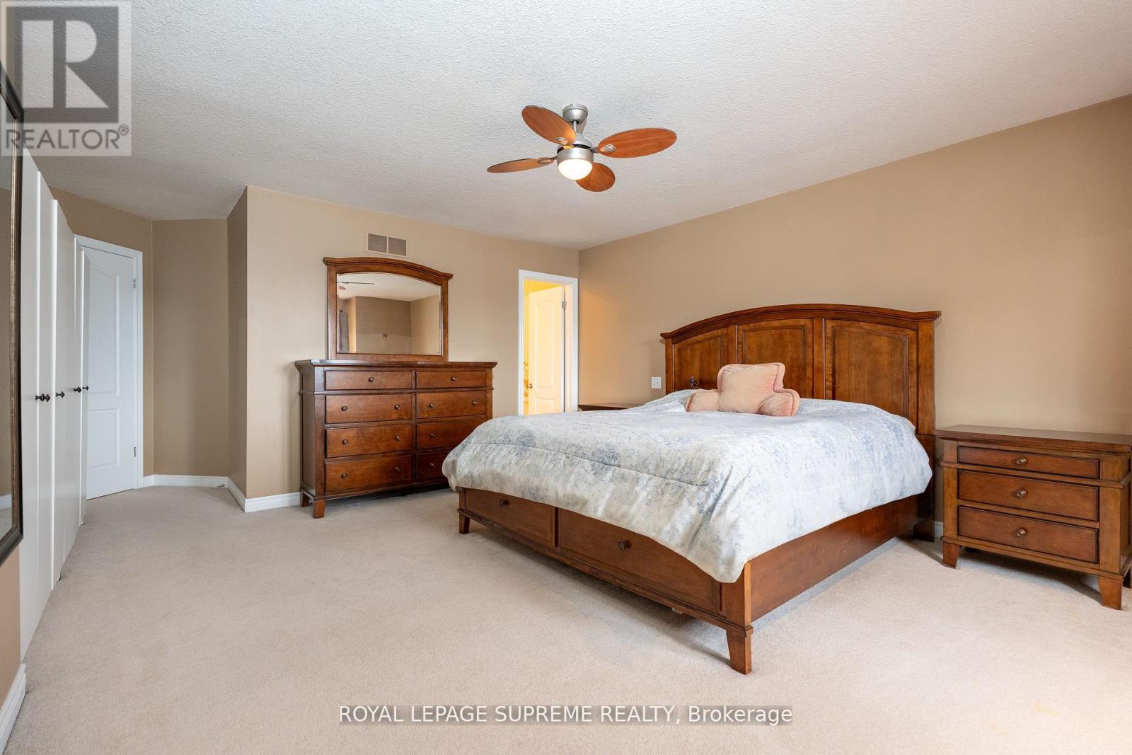 31 1/2 THOROLD ROAD - 19