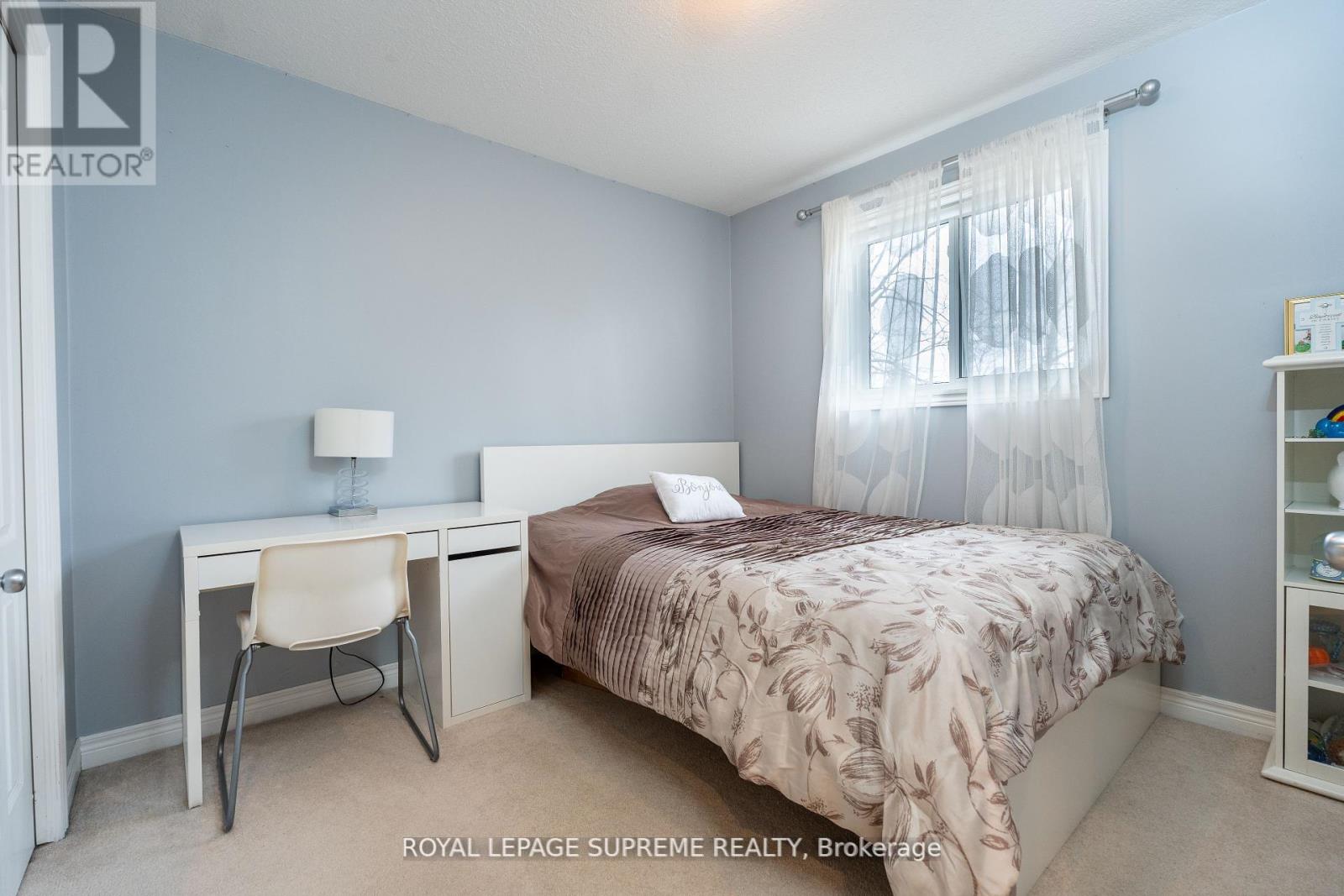 31 1/2 THOROLD ROAD - 21