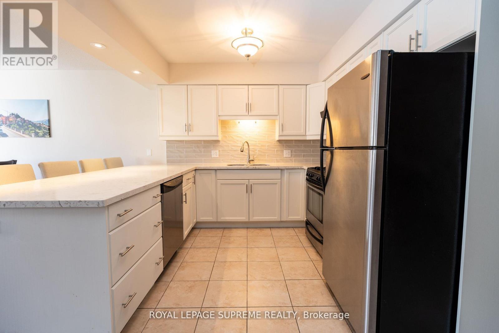 31 1/2 THOROLD ROAD - 26