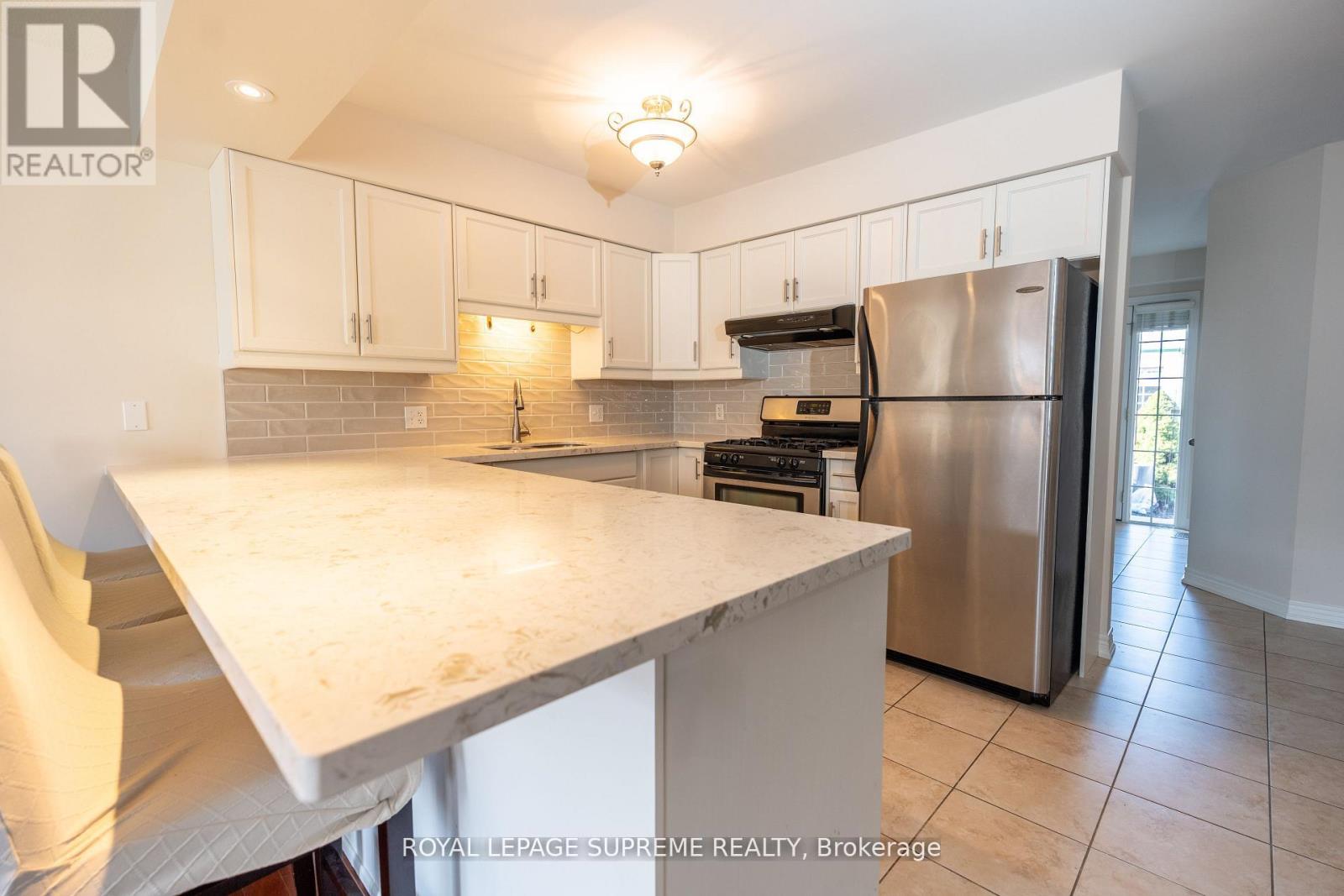 31 1/2 THOROLD ROAD - 28
