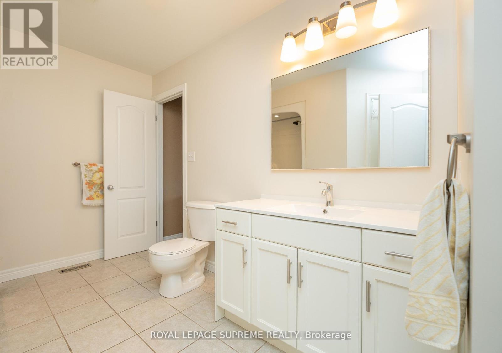 31 1/2 THOROLD ROAD - 29