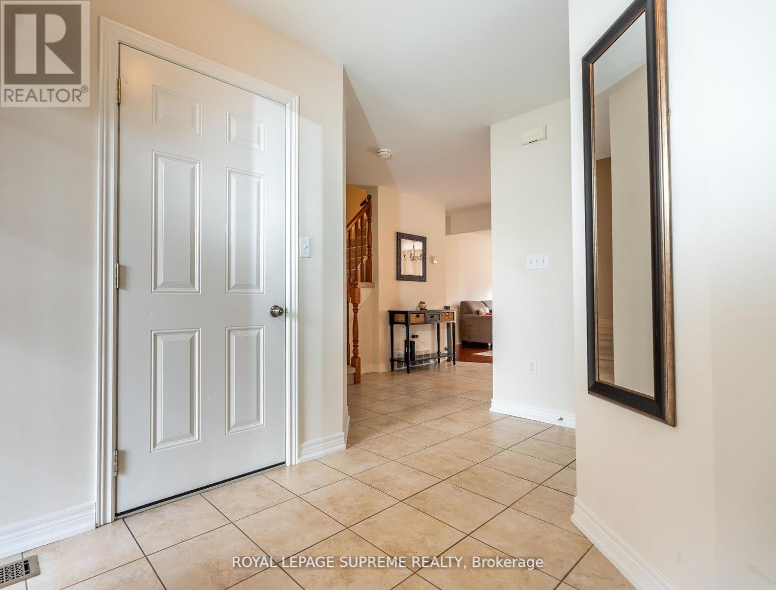 31 1/2 THOROLD ROAD - 5