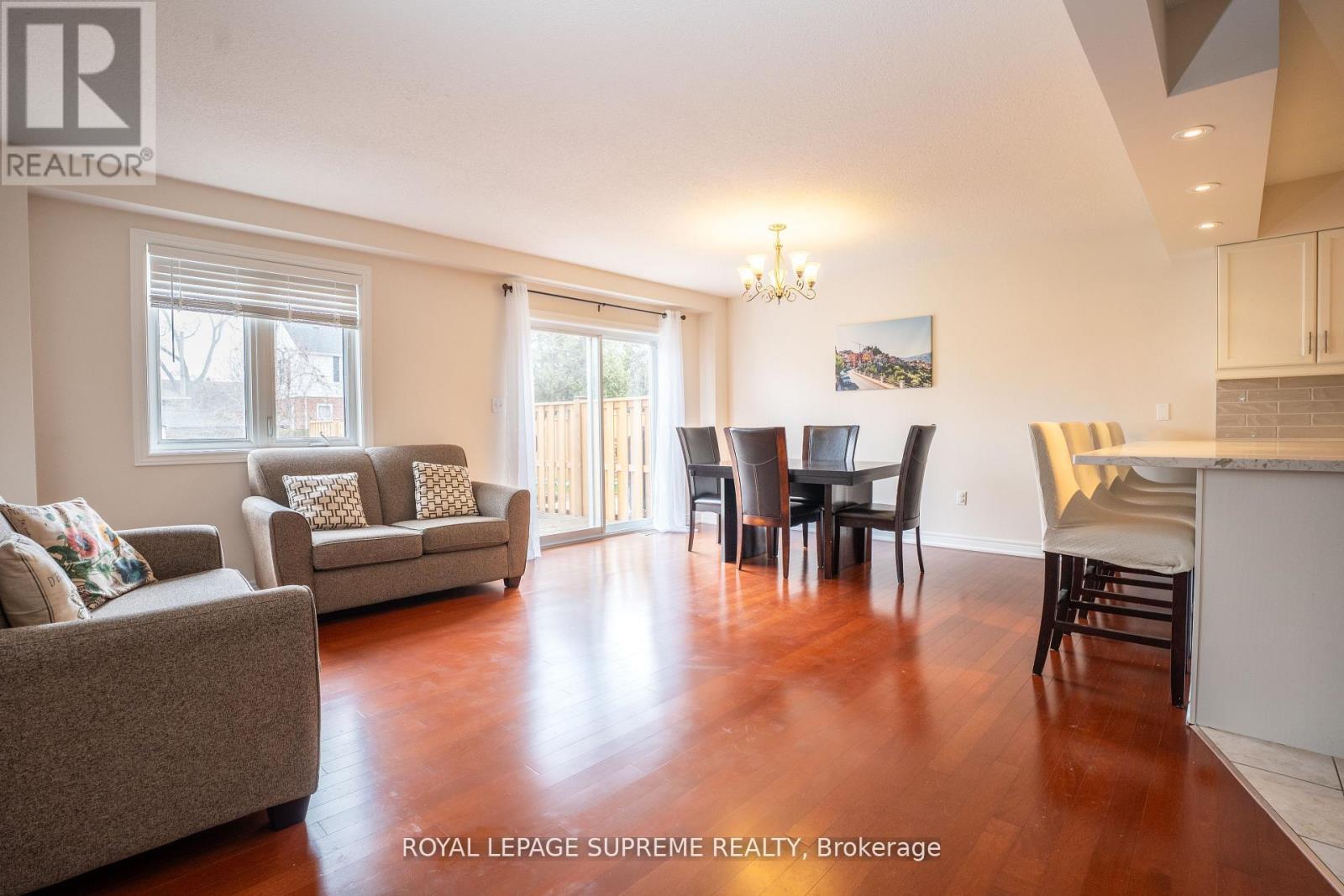 31 1/2 THOROLD ROAD - 6