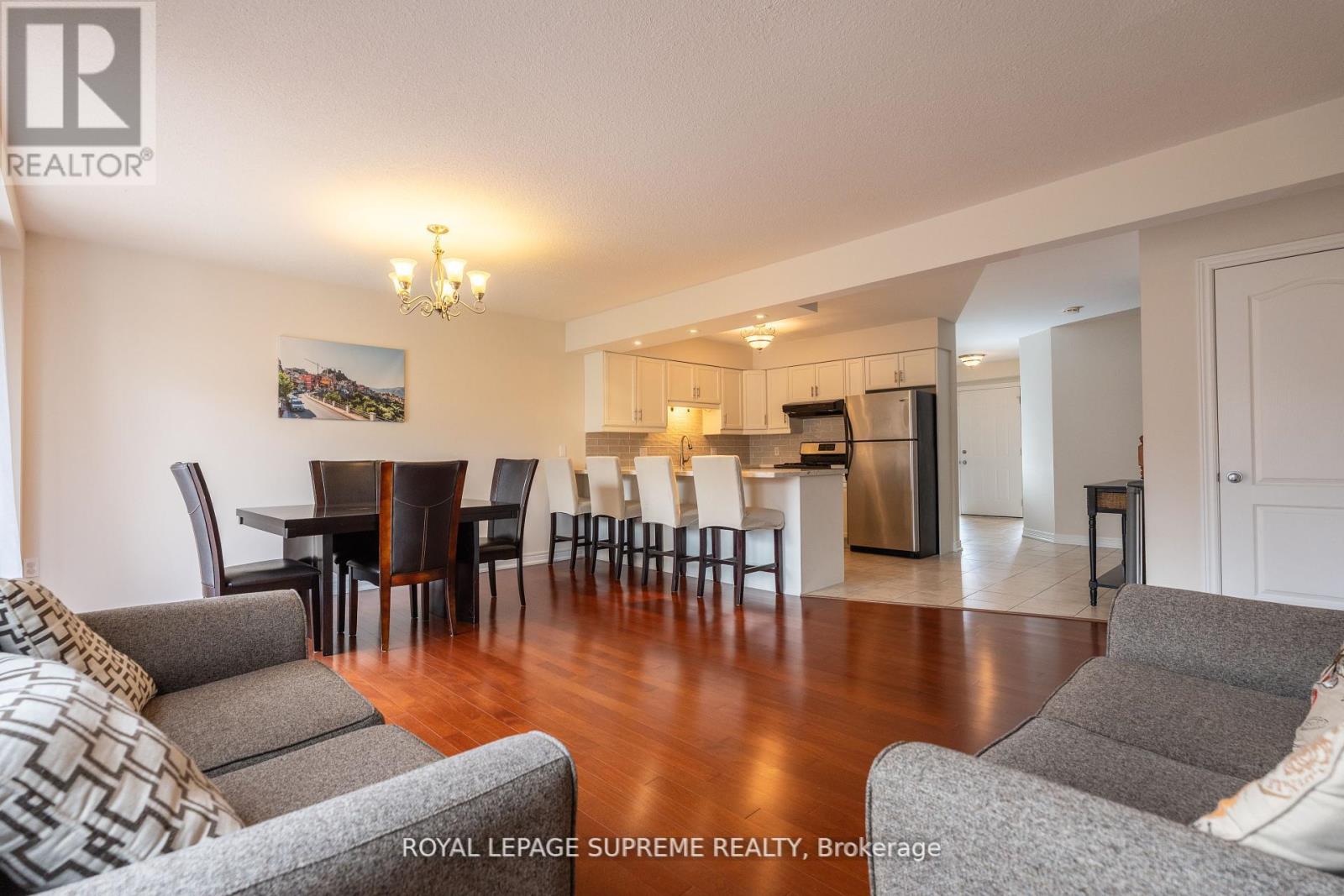 31 1/2 THOROLD ROAD - 7