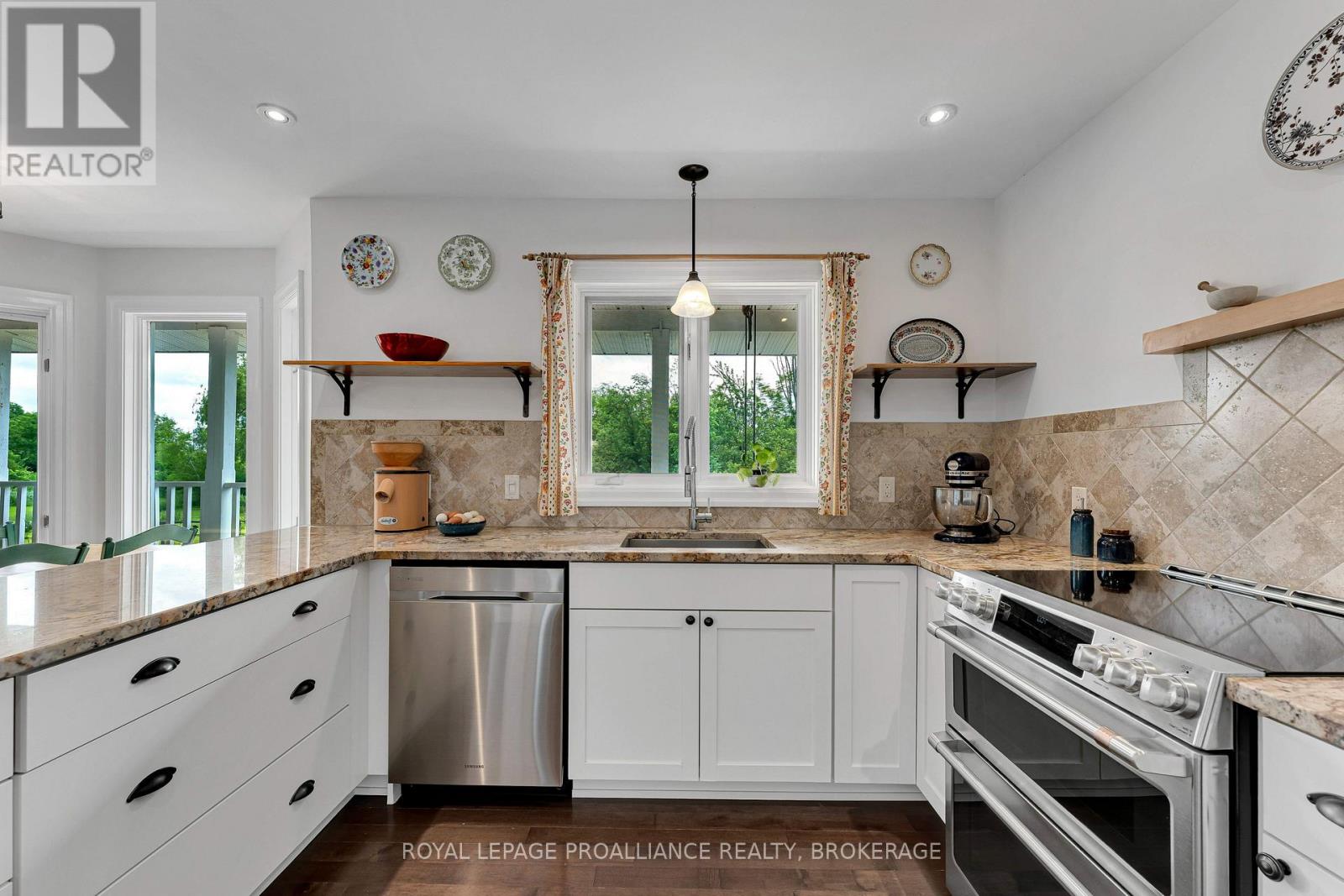 25 HOWE ISLAND FERRY ROAD - 13