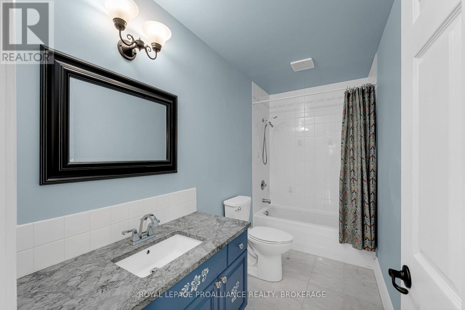 25 HOWE ISLAND FERRY ROAD - 23