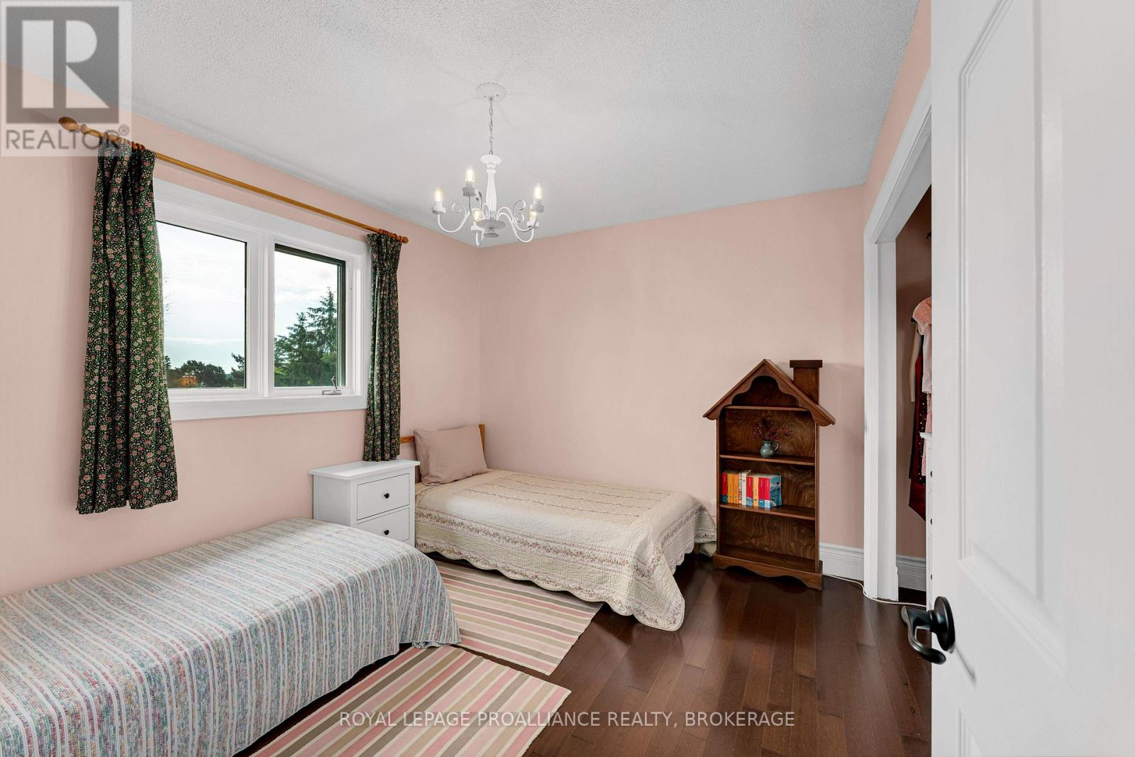 25 HOWE ISLAND FERRY ROAD - 25