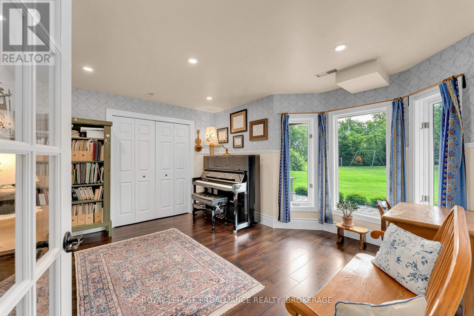 25 HOWE ISLAND FERRY ROAD - 30
