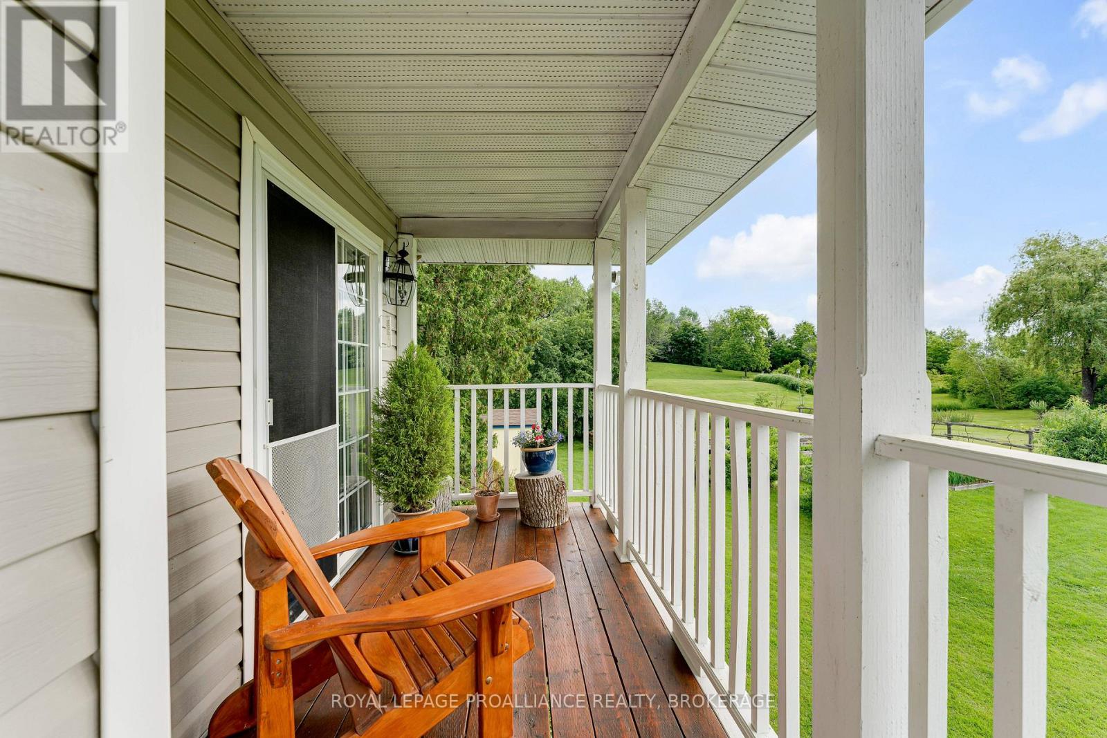 25 HOWE ISLAND FERRY ROAD - 33