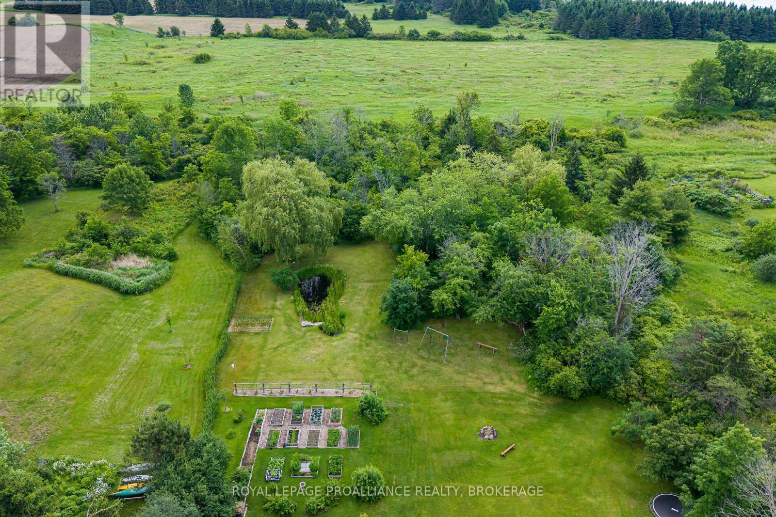 25 HOWE ISLAND FERRY ROAD - 42