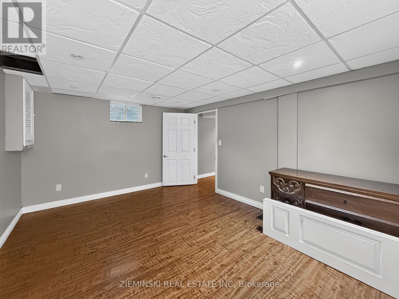 374 NOSOV DRIVE - 23