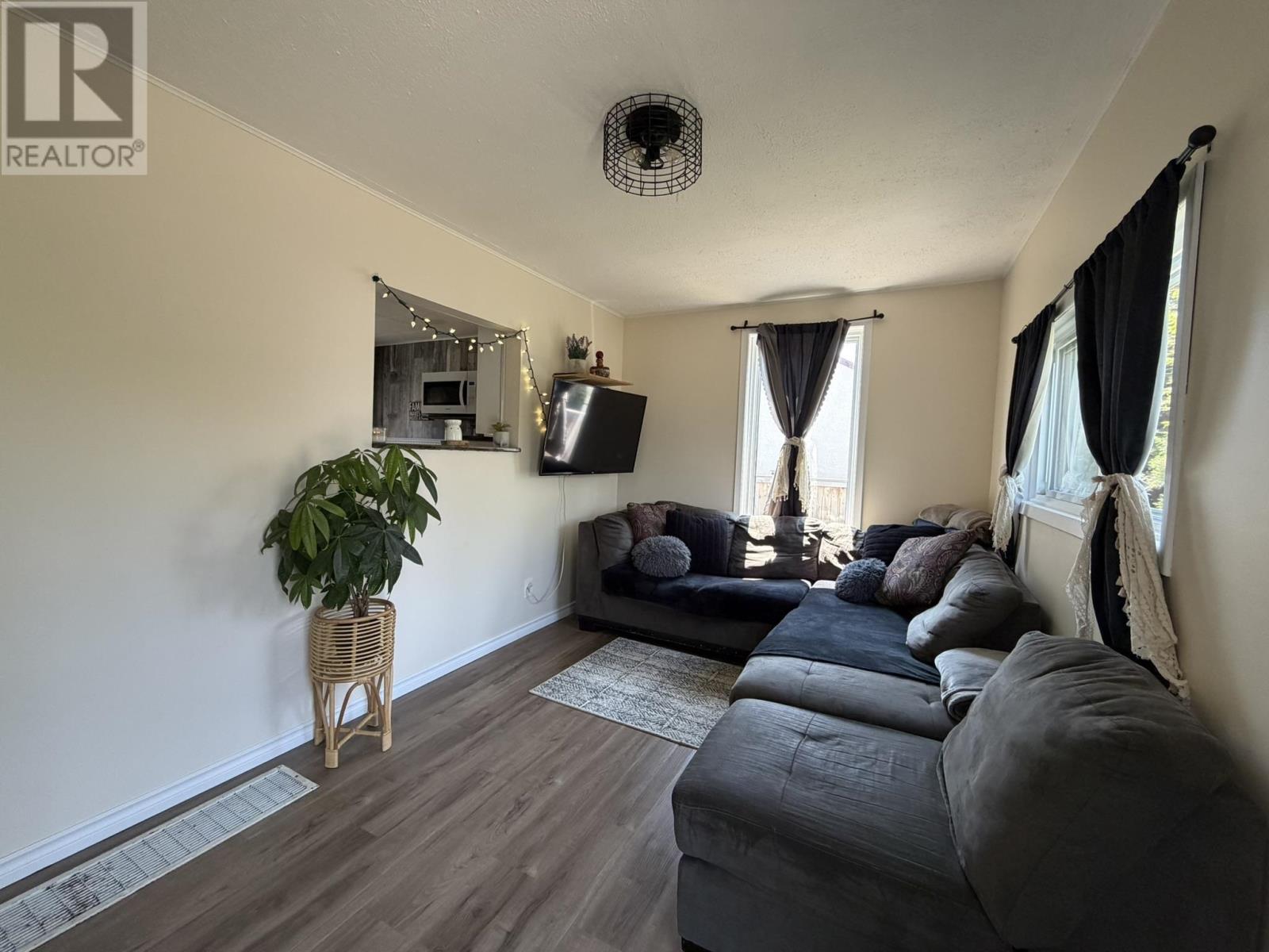 261 Balsam ST - 2