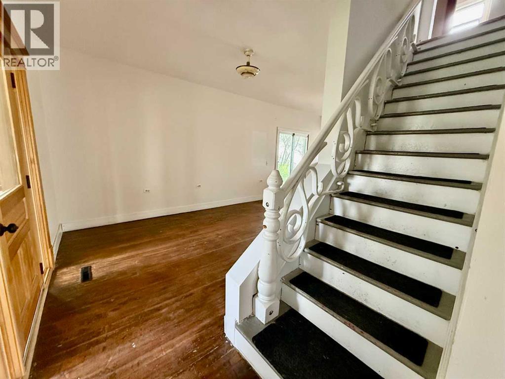 5127 47 Street - 5