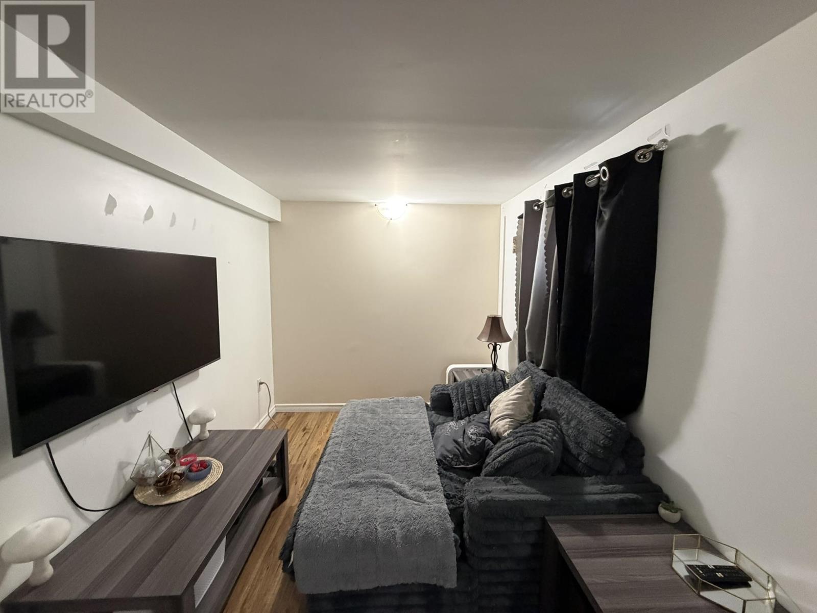 261 Balsam ST - 11