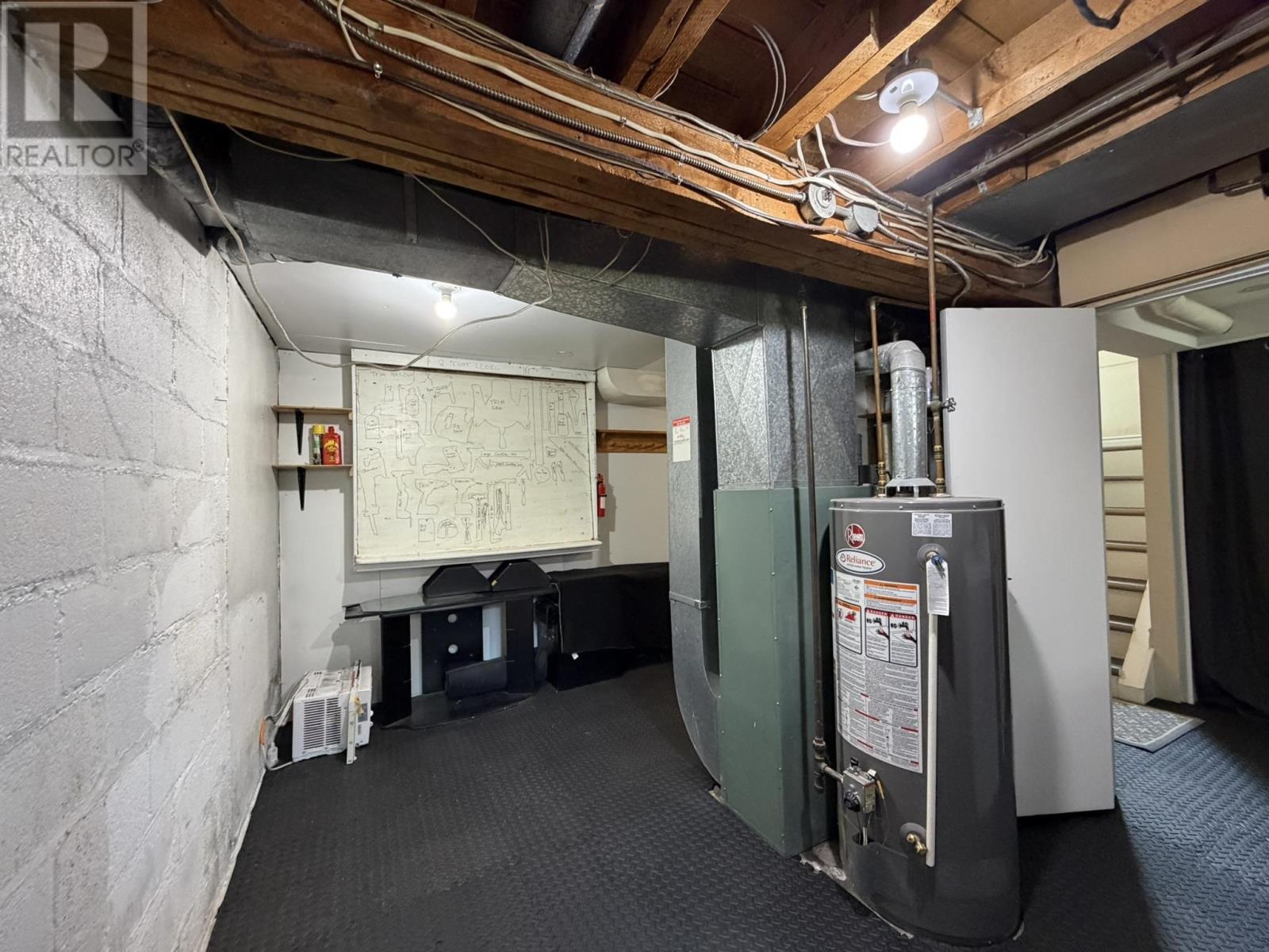 261 Balsam ST - 17