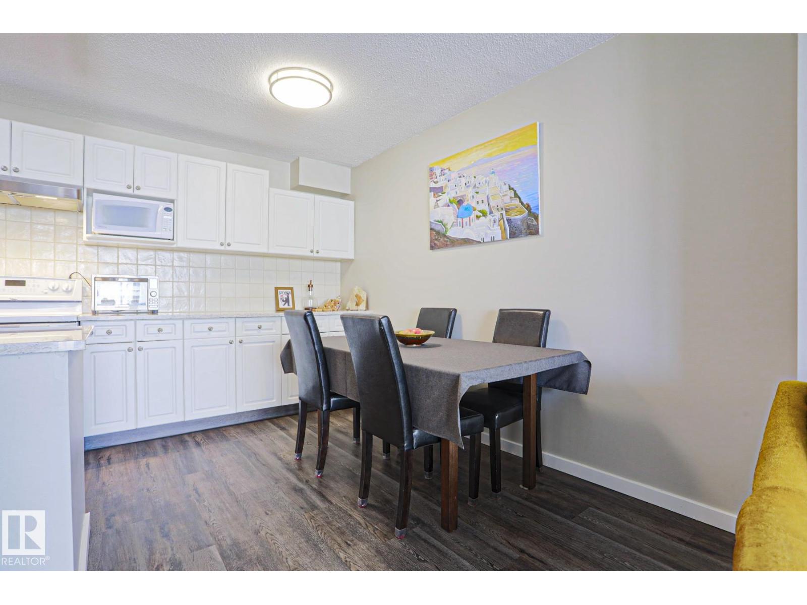 #1104 9835 113 ST NW - 10