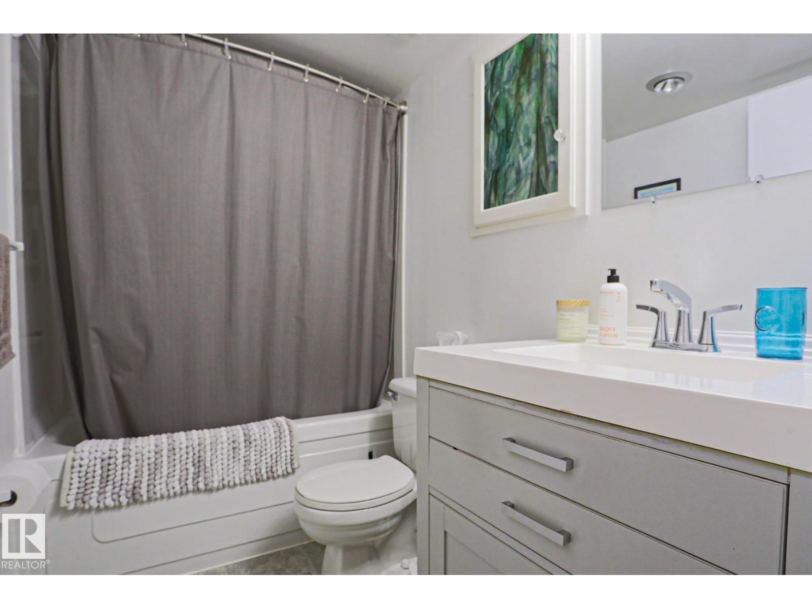 #1104 9835 113 ST NW - 15