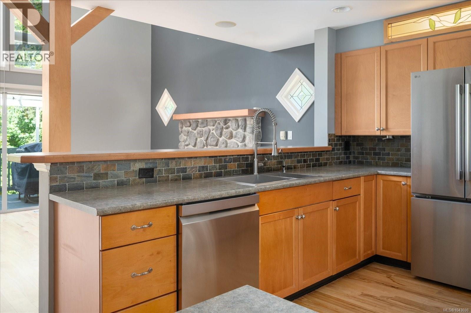 6560 Nevilane Dr - 5