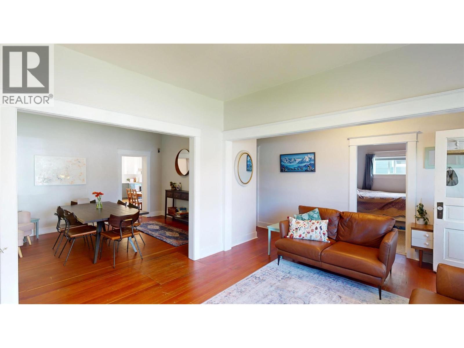 208 8th Avenue S - 7