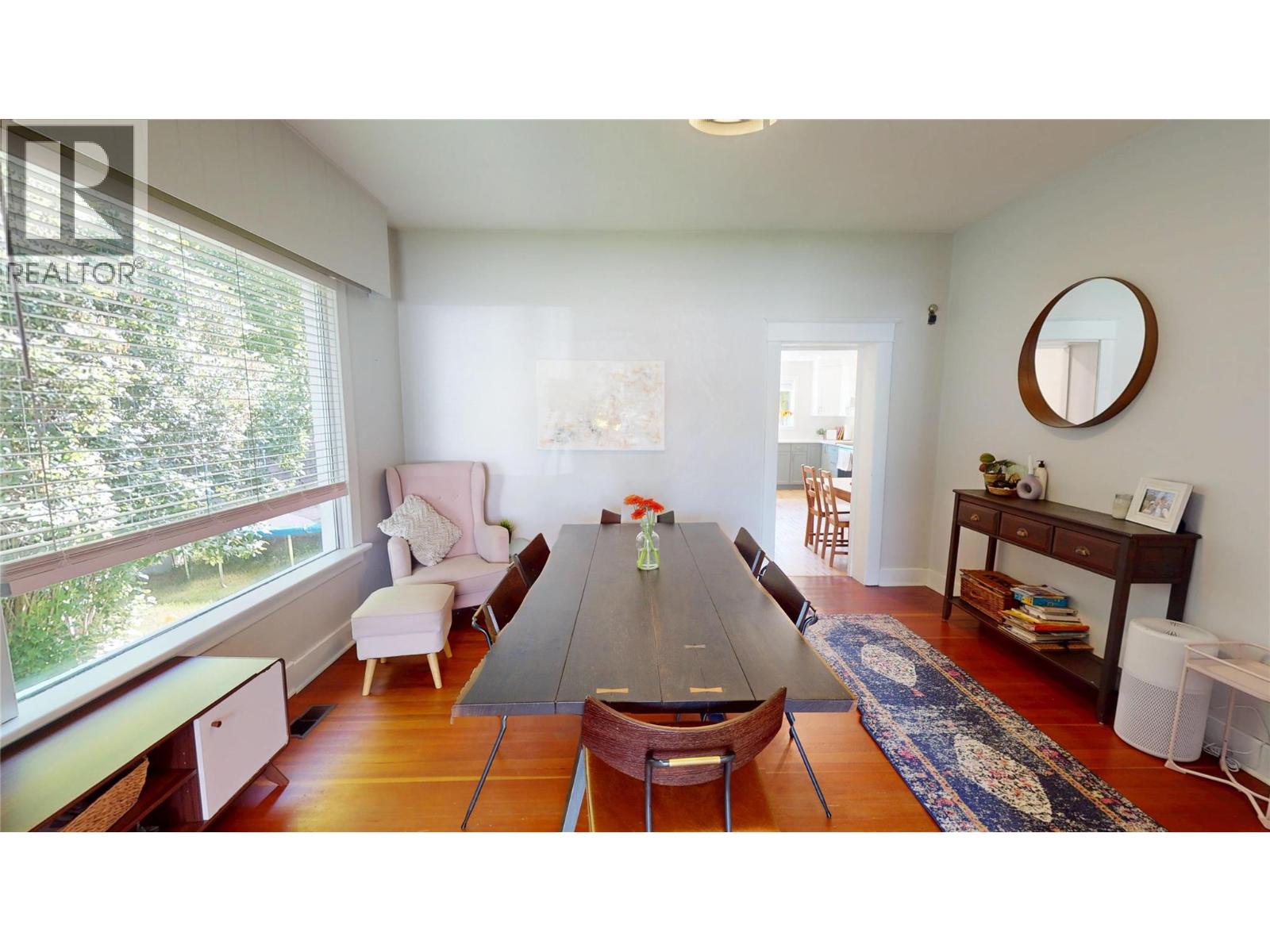 208 8th Avenue S - 8