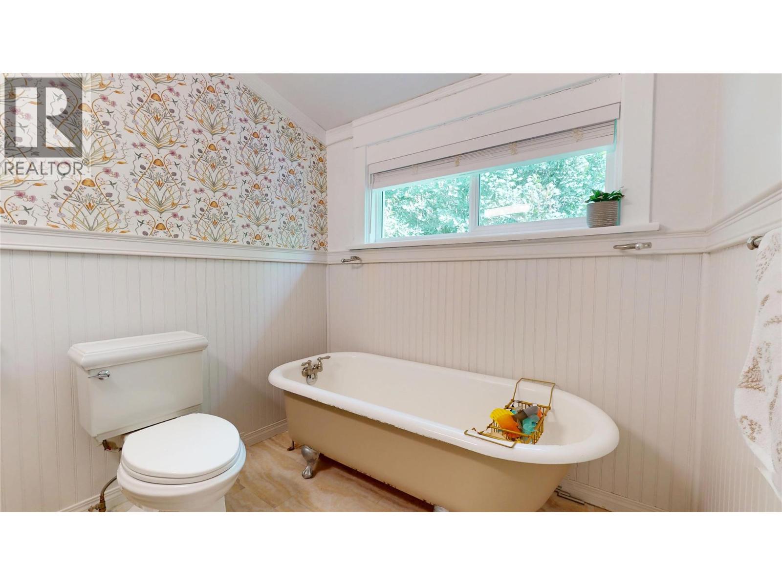 208 8th Avenue S - 24