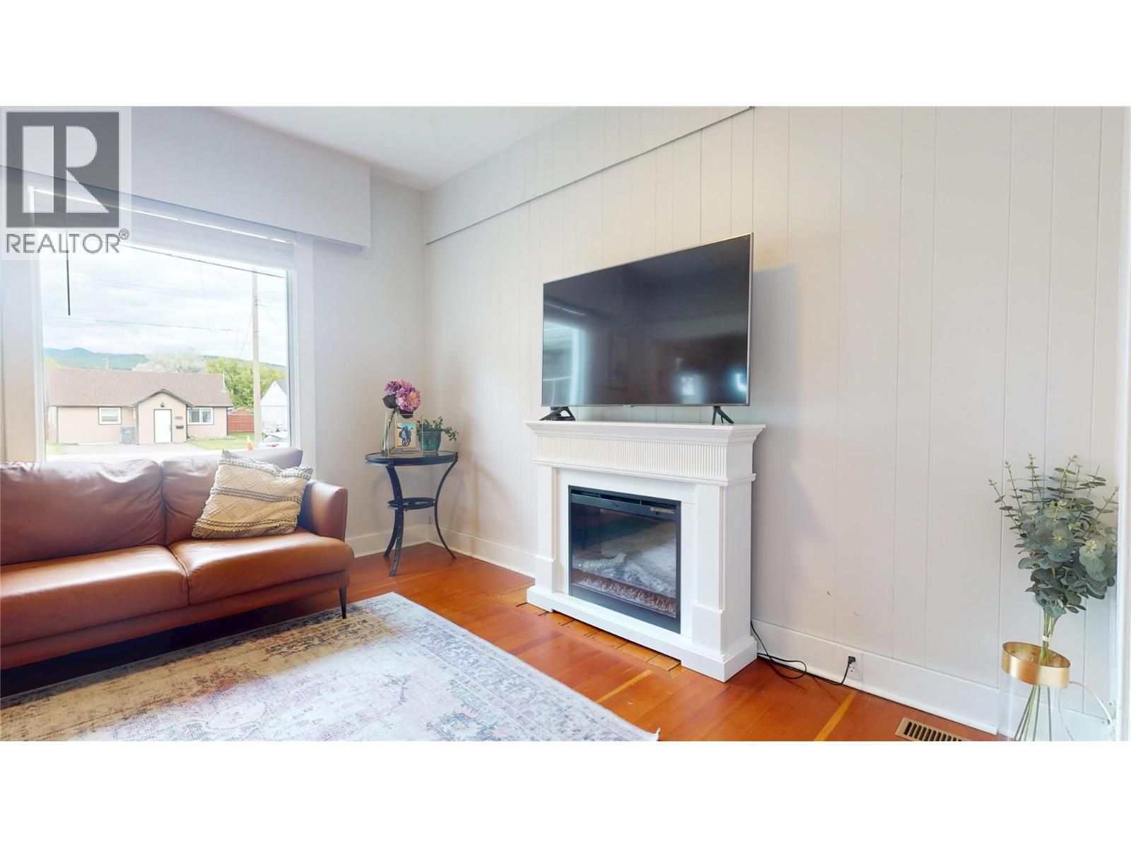 208 8th Avenue S - 6