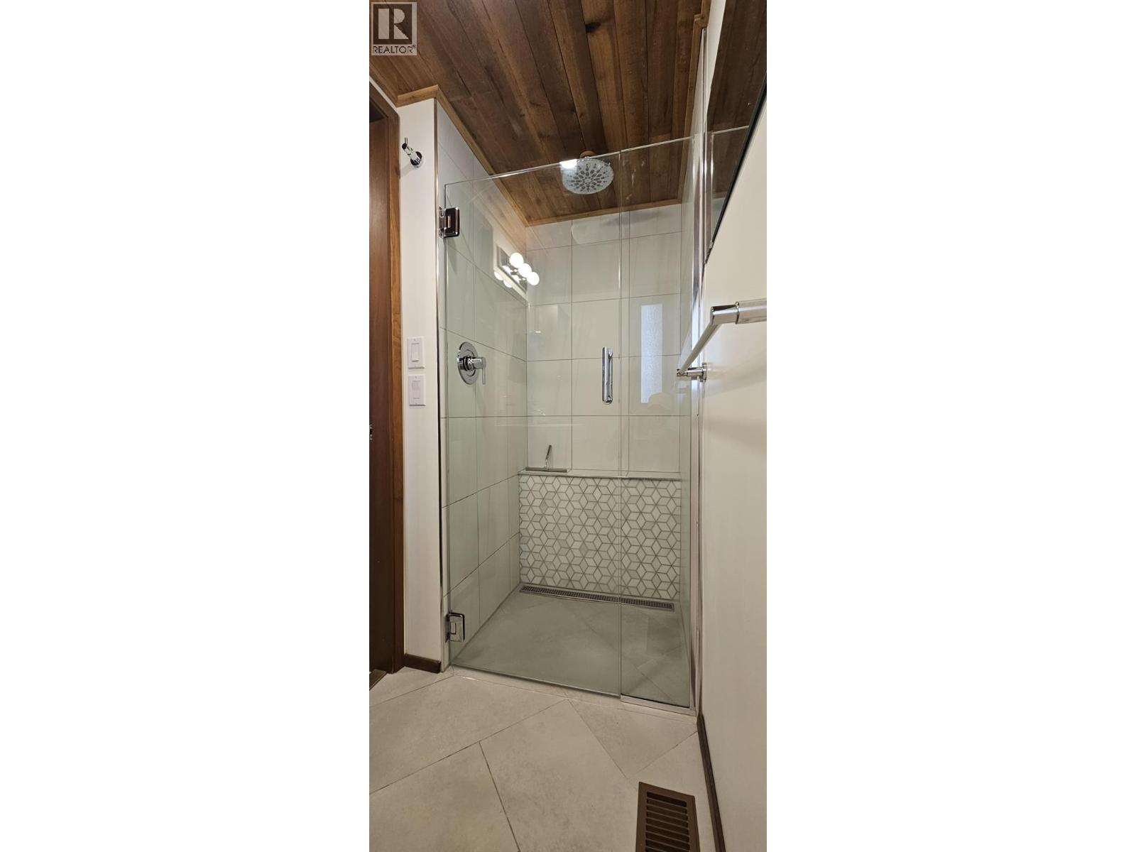 130 PINEVIEW Drive - 26