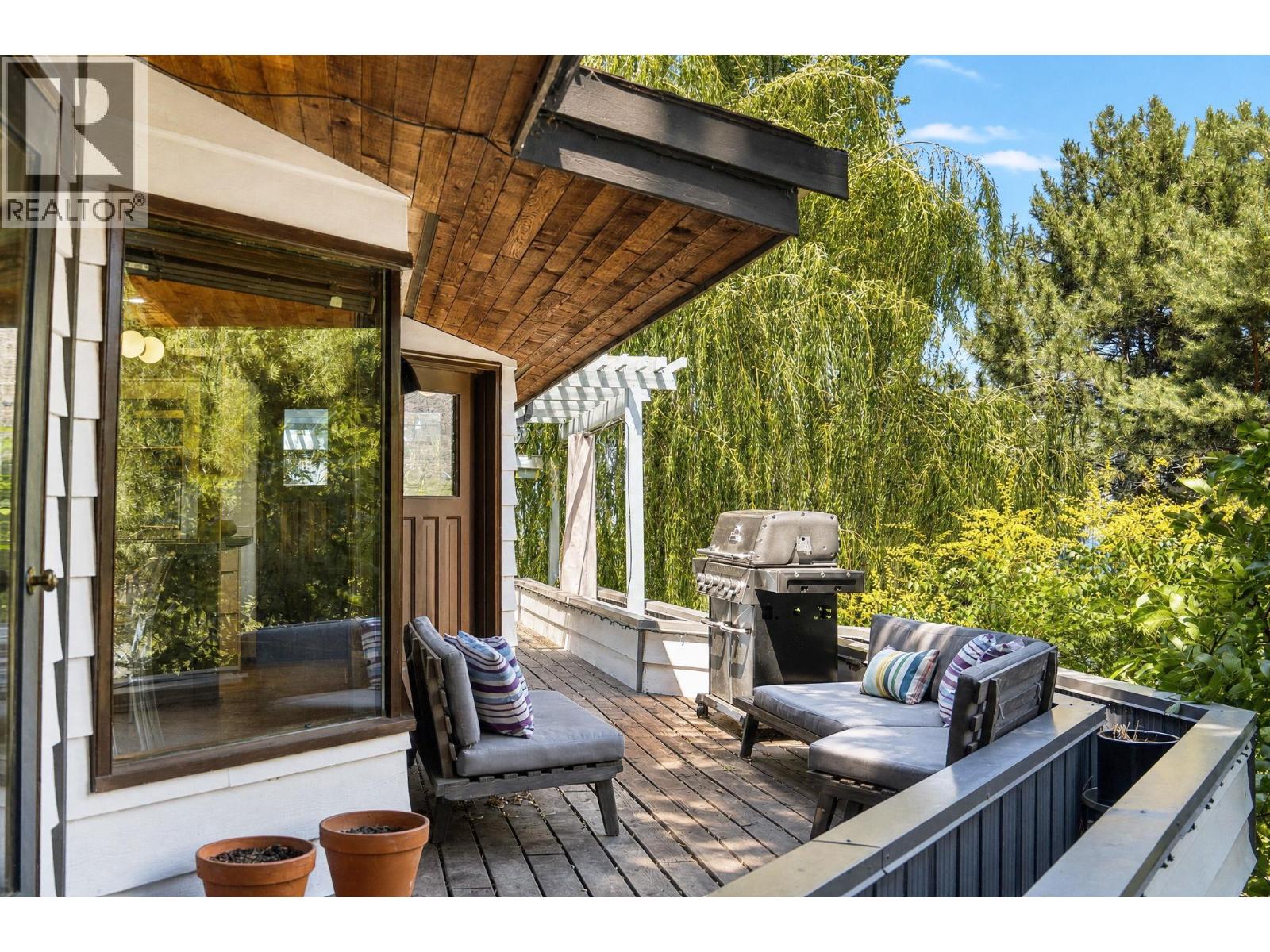 130 PINEVIEW Drive - 11
