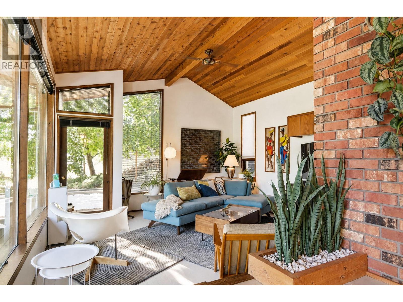 130 PINEVIEW Drive - 20