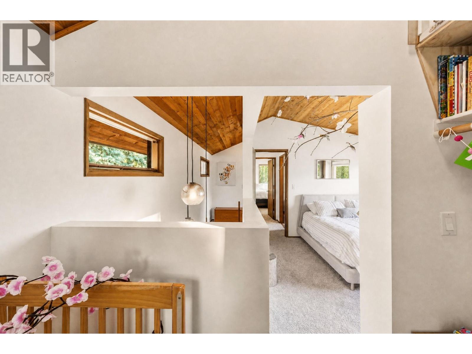 130 PINEVIEW Drive - 36