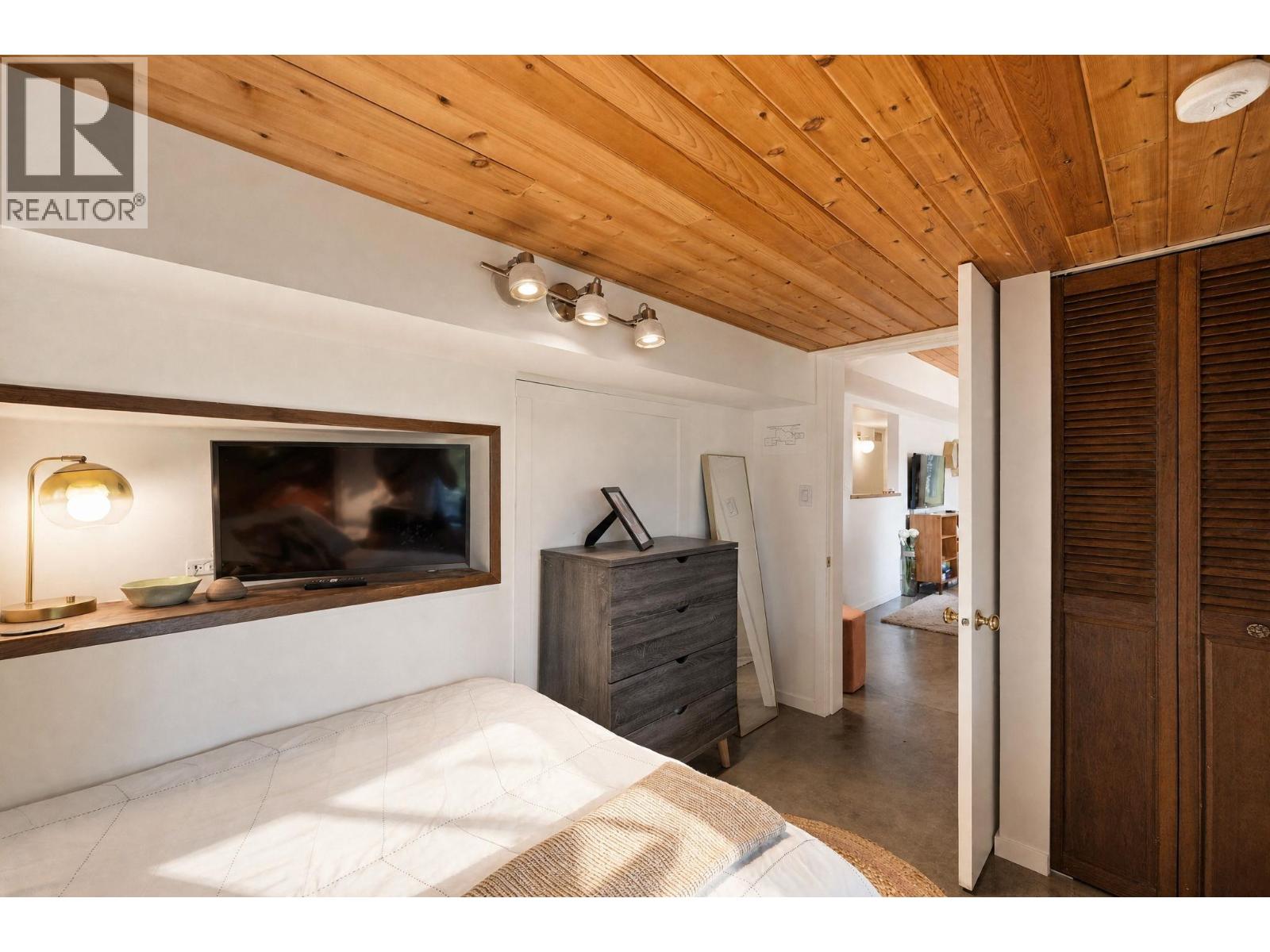 130 PINEVIEW Drive - 43