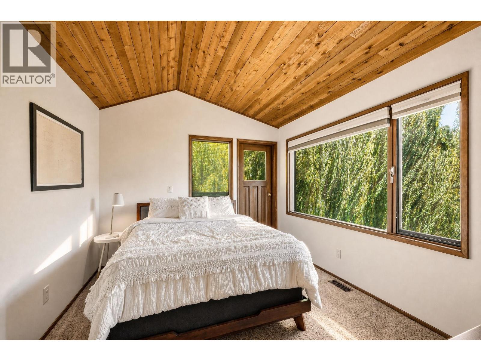 130 PINEVIEW Drive - 29