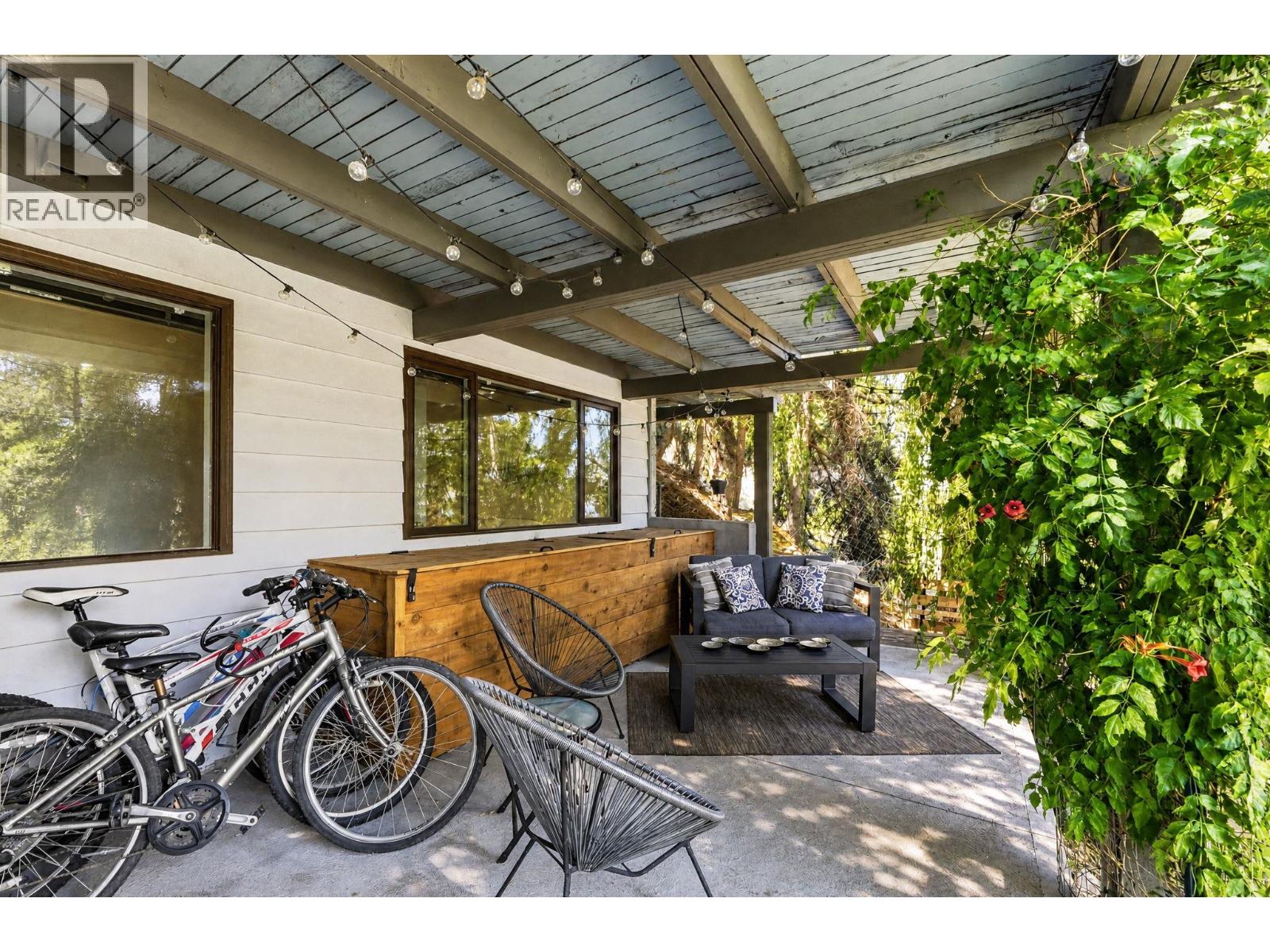 130 PINEVIEW Drive - 70