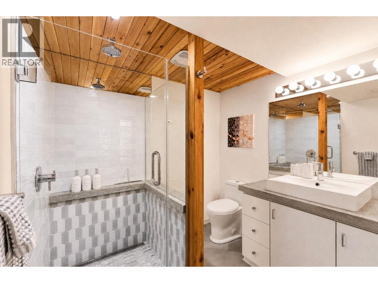 130 PINEVIEW Drive - 45