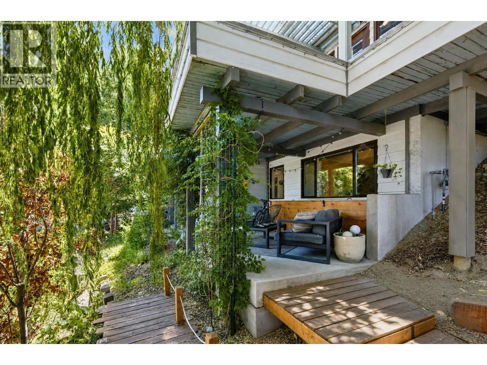 130 PINEVIEW Drive - 68