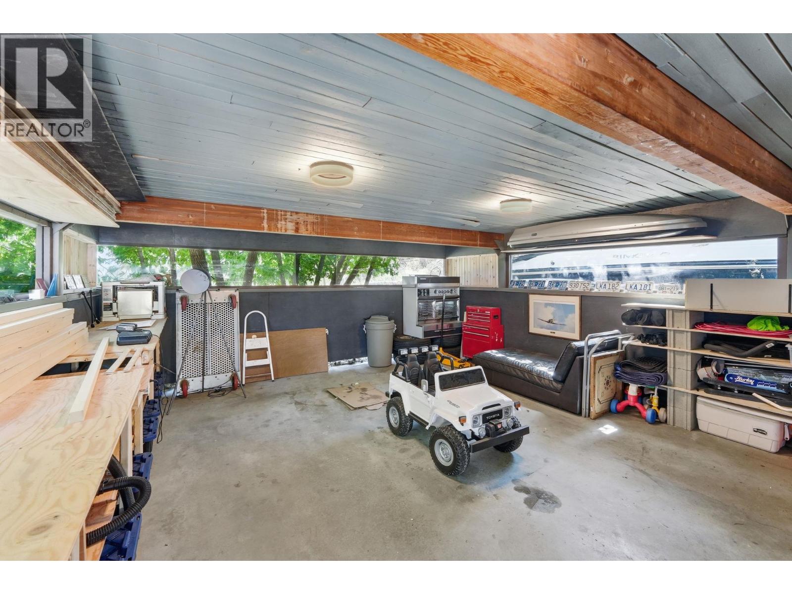 130 PINEVIEW Drive - 75