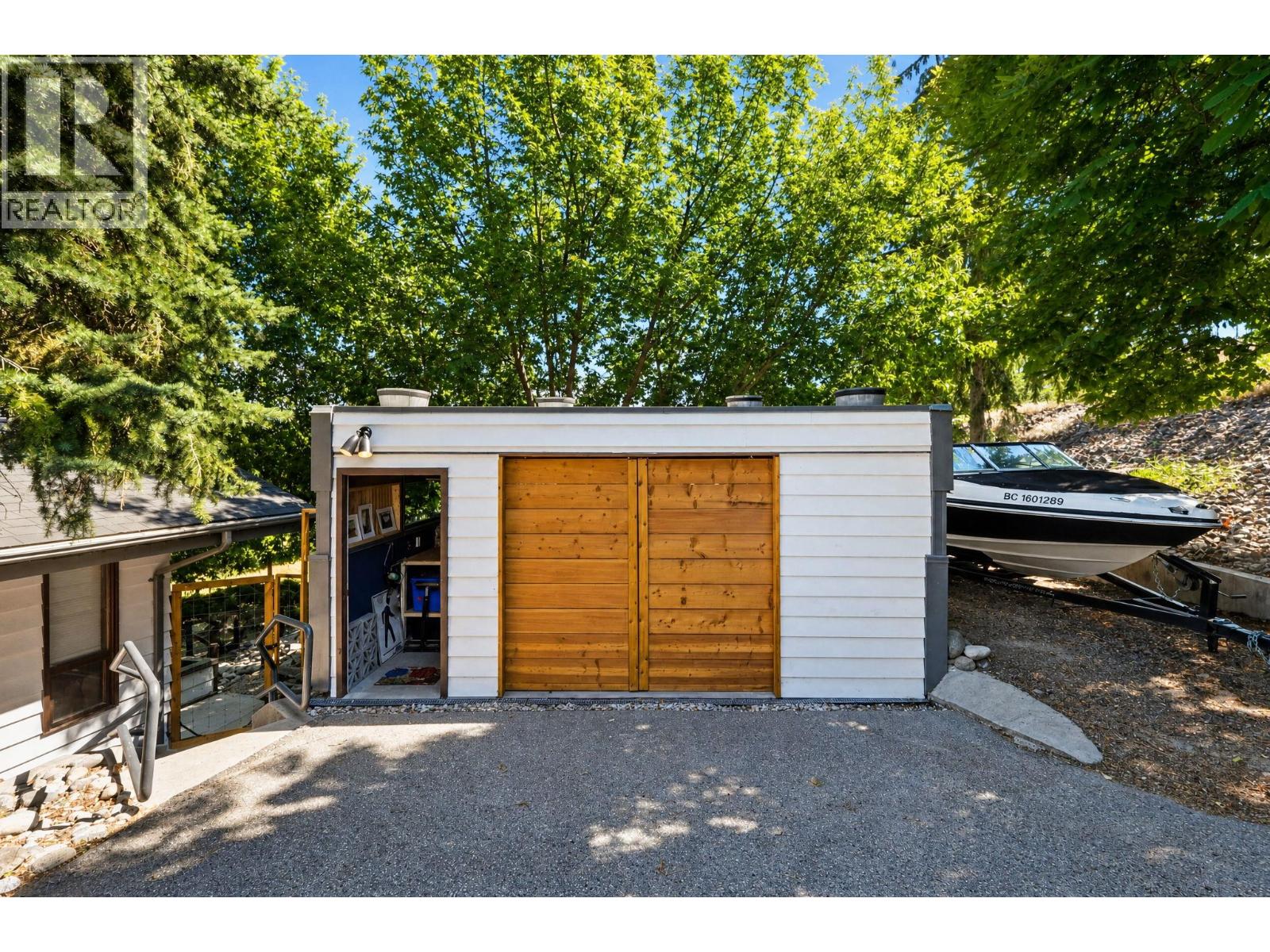 130 PINEVIEW Drive - 74