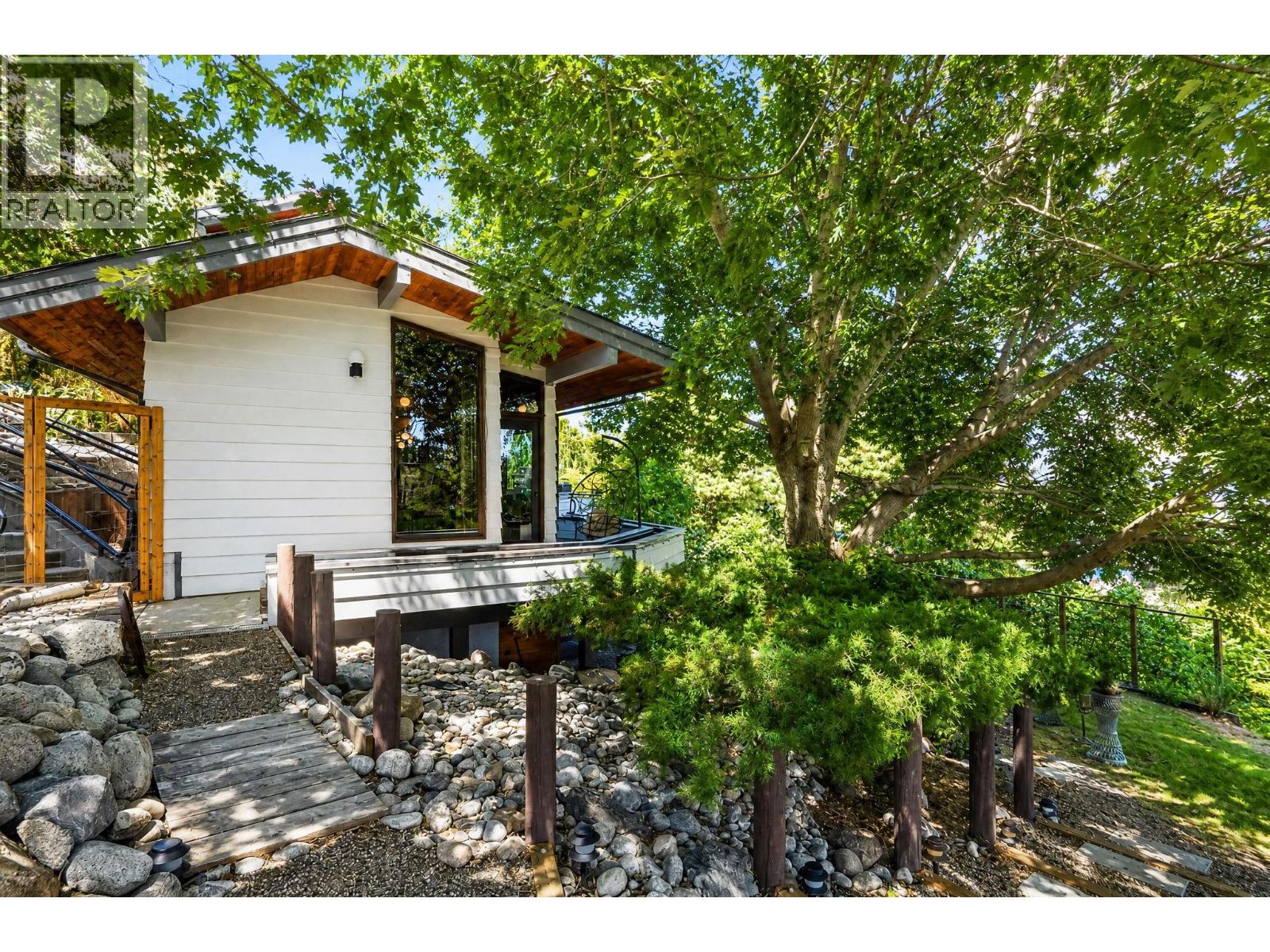 130 PINEVIEW Drive - 62