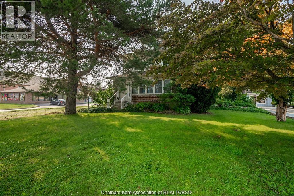 266 Grand AVENUE West - 1
