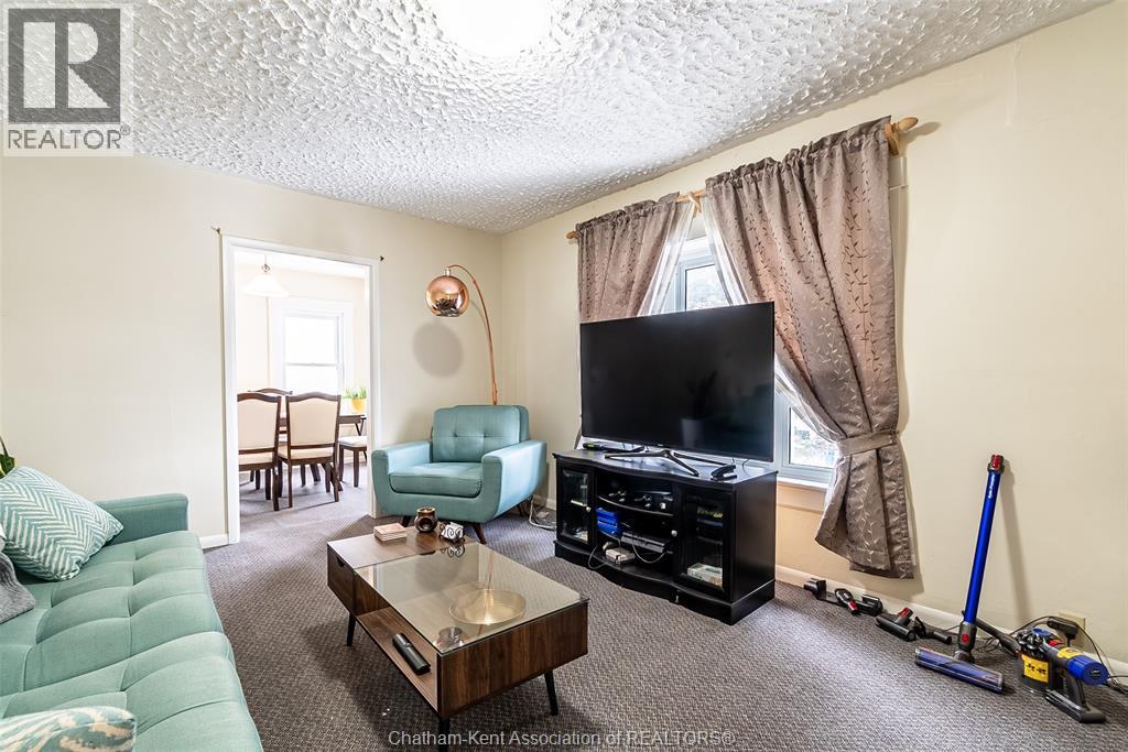 266 Grand AVENUE West - 17